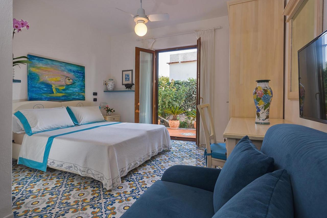 Hotel Villa Maria Sant'Angelo  Buitenkant foto